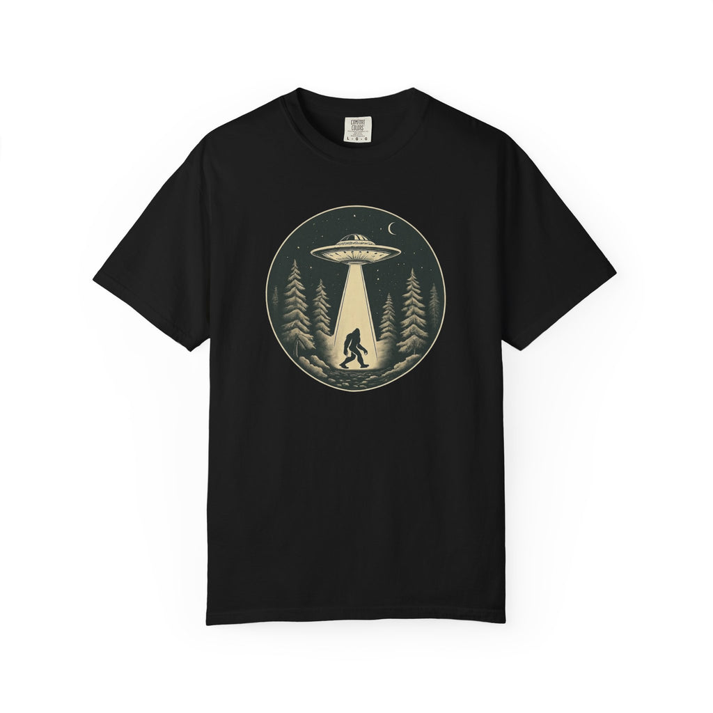 Vintage Bigfoot UFO Abduction Classic T-Shirt